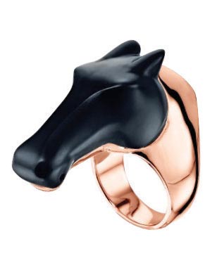 “Galop” ring, in gold and black nephrite by Hermès, 2019.