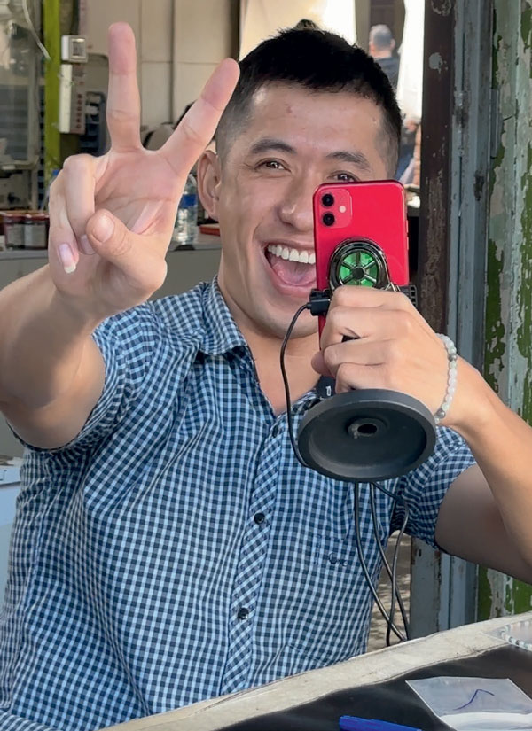 While documenting the live-streaming Chinese broadcasters. I got live-streamed back to China myself. (Photo: Andrew Lucas. ©Guild Gemology Education)