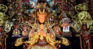 Precious corals and genomic transparency Precious corals are not just used in jewelry, but also in complex objects and statues such as seen in this temple in Taiwan. (Photo: Laurent Cartier)