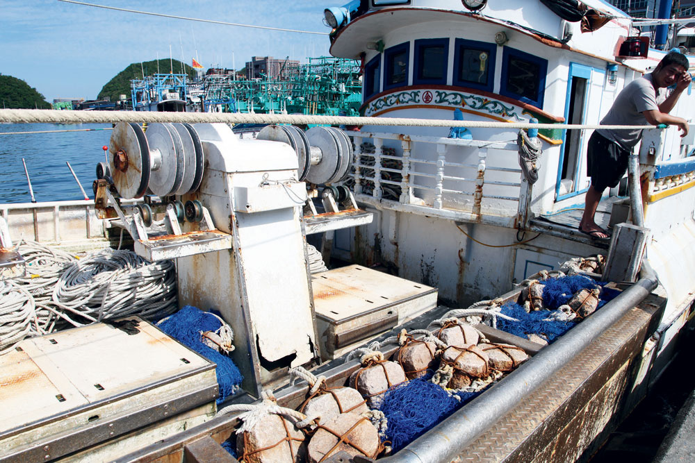 A coral fishing boat in the port of Su’ao in Taiwan. (Photo: Laurent Cartier)